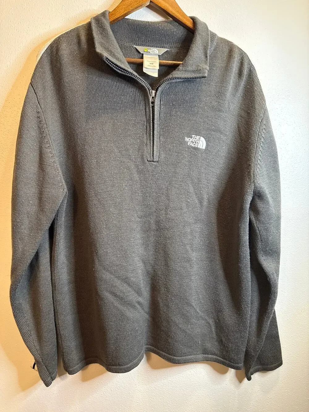 The North Face Men’s Medium Gray Knit Quarter-Zip Pullover Sweater